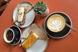 ケーキとコーヒー